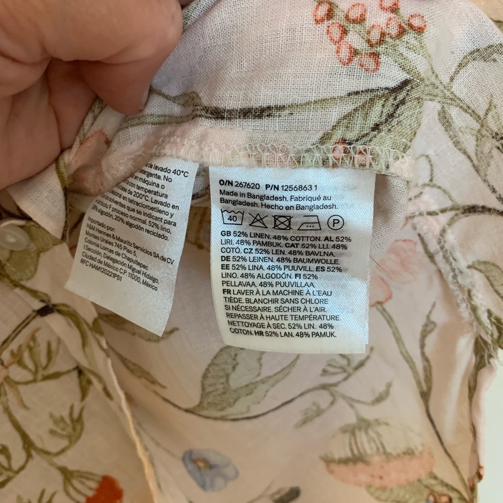 H&M Linen Blend Floral Button-Down Shirt - Picture 3 of 3
